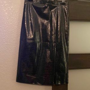 Bardot size 6 black midi